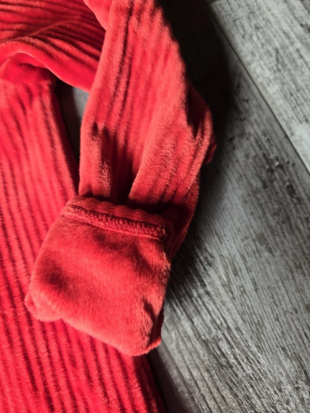 Old Navy Red Ribbed Fleece-Lined Footed One-Piece Pajamas Size 3-6M Baby NWOT